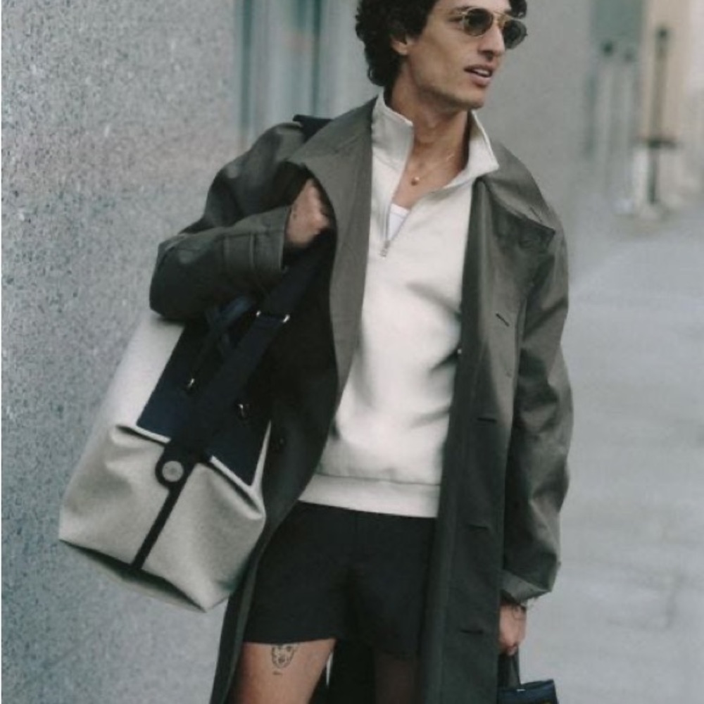 Burberry Navy Double-Breasted Trench Coat with Belt - Picture 8 of 8